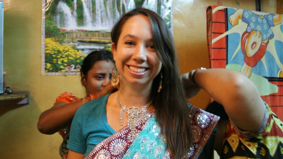 ElizabethTryingSari